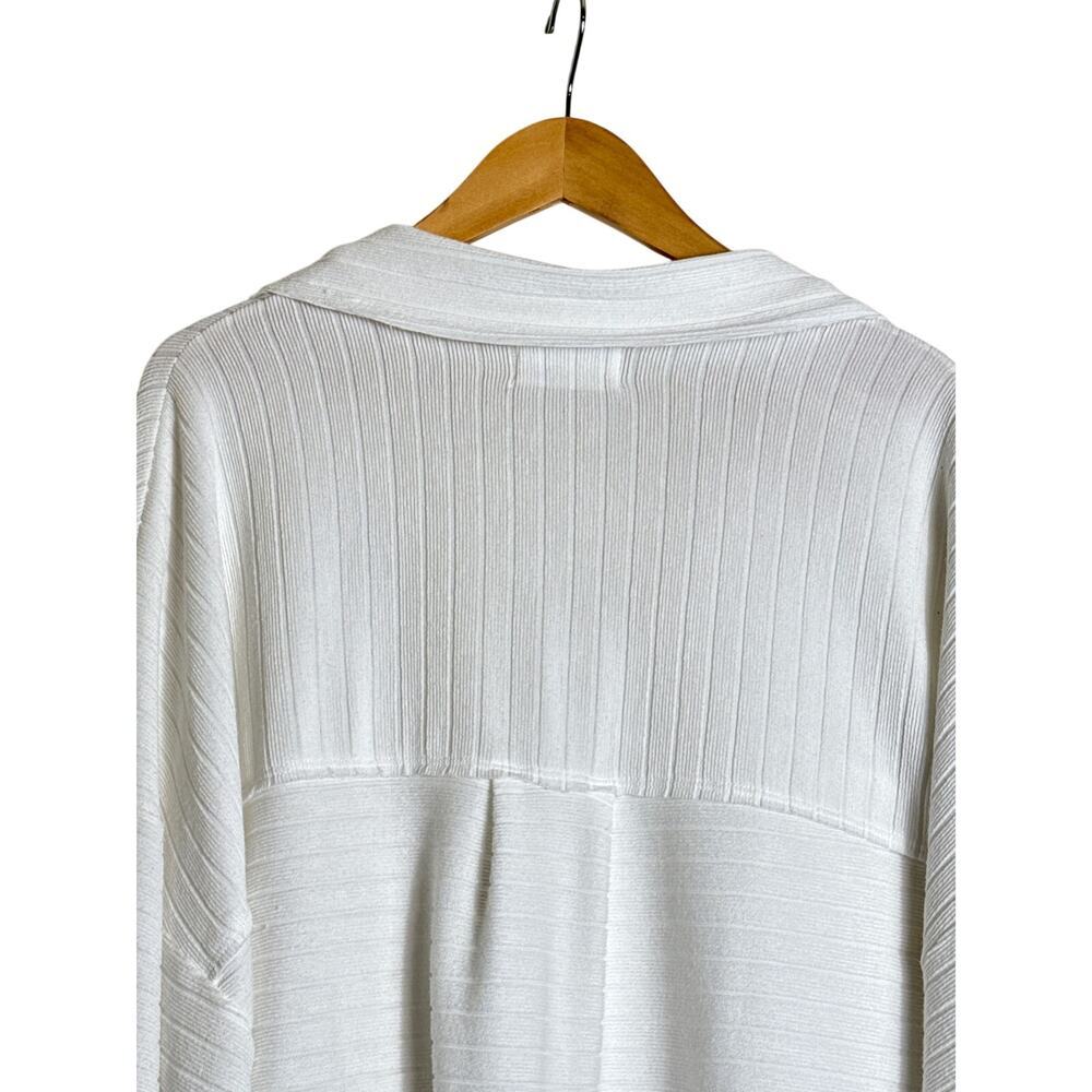 Bucket List Leah Ribbed Button Front Sweater Top Size L White Oversized - Picture 6 of 8